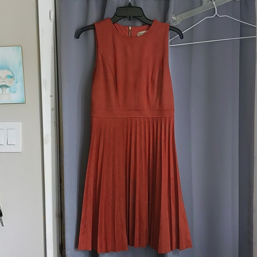 Neiman Marcus 4 Coral Faux Suede Pleated A-Line